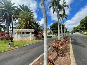 Building Photo - Parkglen at Waikele upstairs corner/end unit