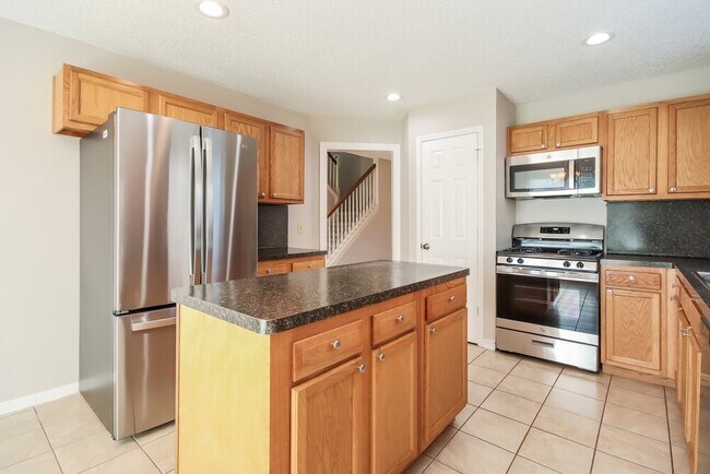 Building Photo - 19019 Oakway Dr