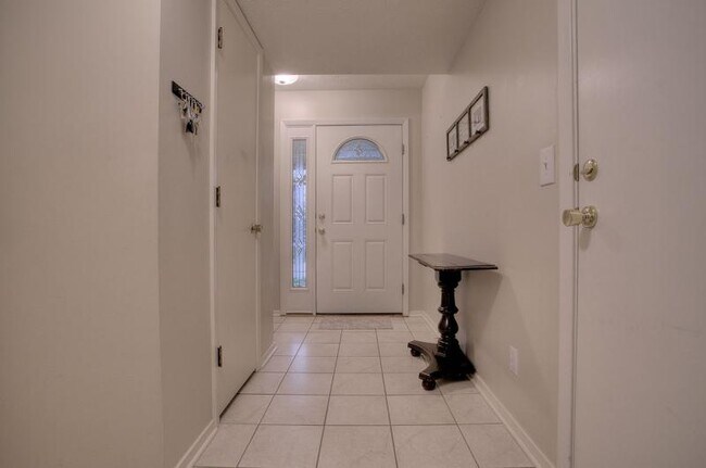 Building Photo - 307 Marian Ave