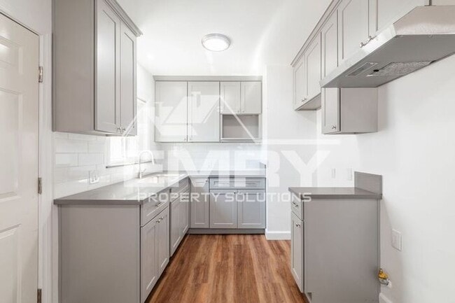 Primary Photo - 5228 Repetto Ave
