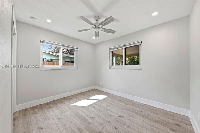 Building Photo - 4561 SW 25th Terrace