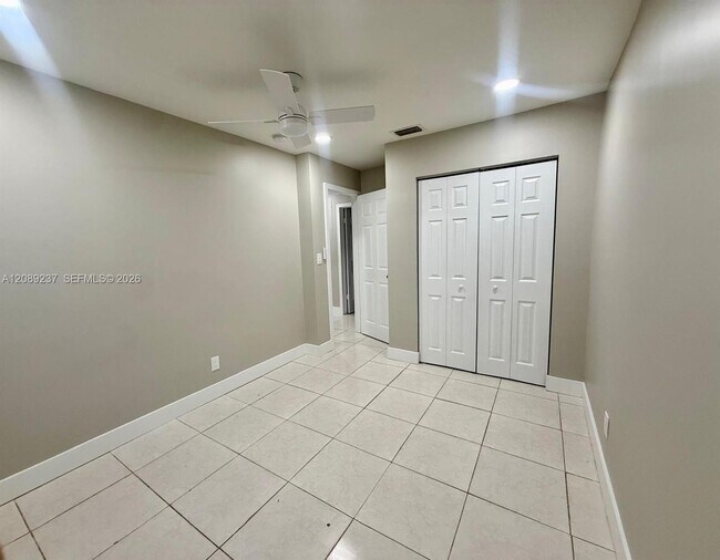 Building Photo - 6620 NW 24th Ct