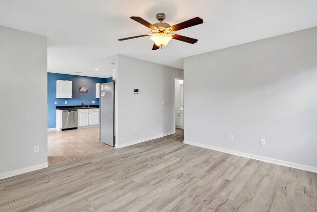 Building Photo - 1604 Royal Pine Ct