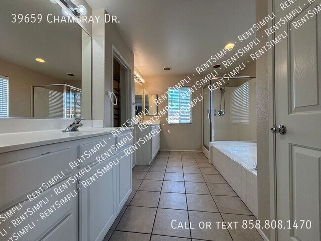 Building Photo - 39659 Chambray Dr