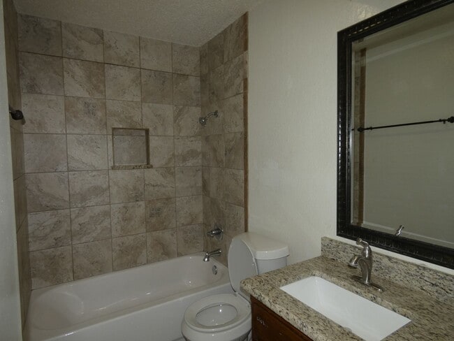 Building Photo - 325 Asbury Dr