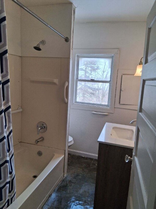 Building Photo - 1710 12th St