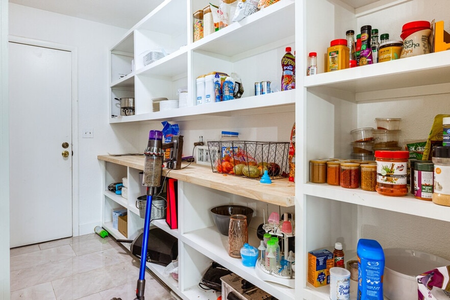 Building Photo - 903 W Harvard Dr