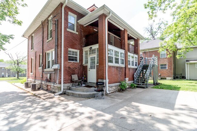 Building Photo - 1319 Paris Rd