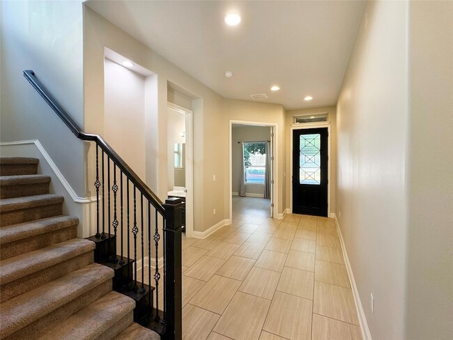 Building Photo - 7112 Cut Plains Trail