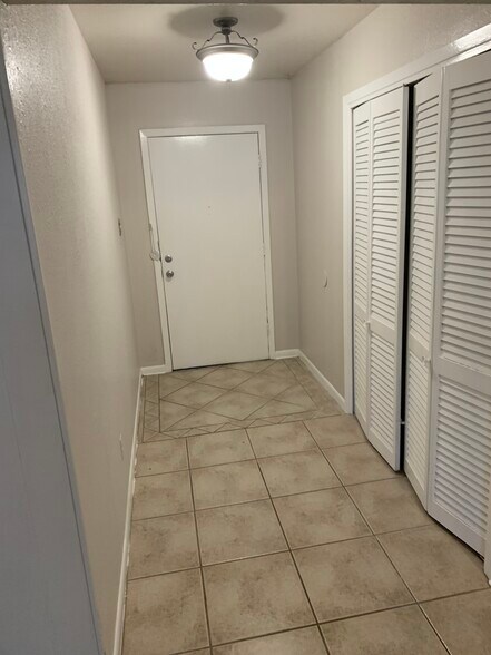 Building Photo - 3922 Wickersham St