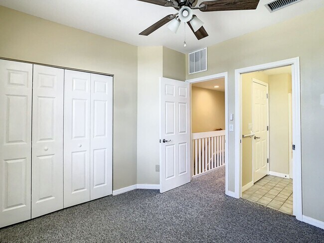 Building Photo - Deep Creek Townhome - Golf Course View (ONE FREE MONTH RENT FOR QUALIFIED APPLICANTS!)
