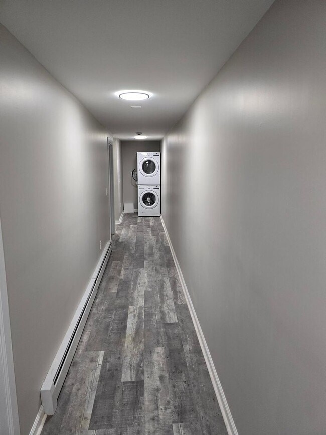 Building Photo - 3 Bedroom 1Bath Newly Renovated Apt- 228 M...