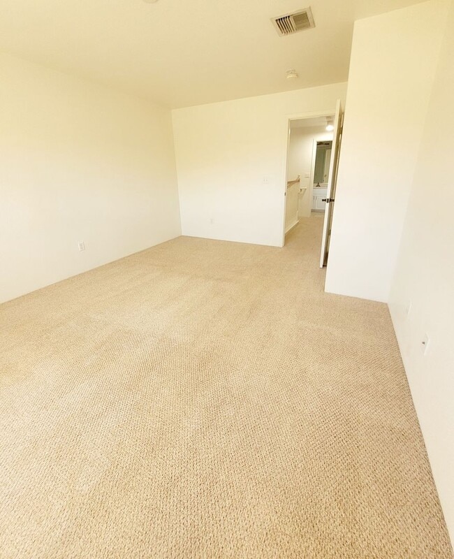 Building Photo - AVAILABLE | Hawaii Kai: 3 Bedroom,2.5 Bathroom Townhome w/AC & Attached Garage |  | Features: In ...