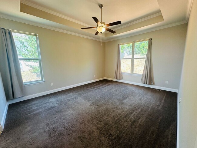 Building Photo - Incredible views 4 bed / 2.5 bath, master on main