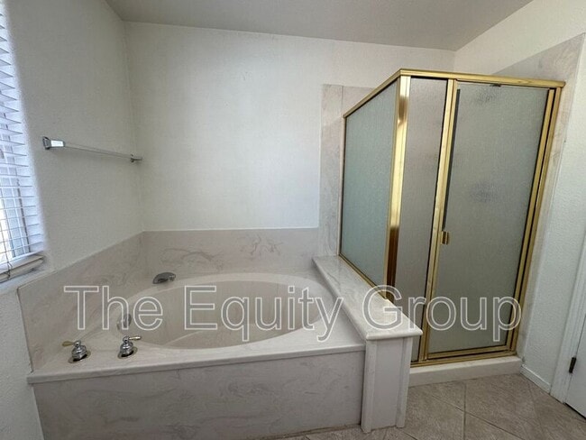 Building Photo - 2409 N Linda Vista St