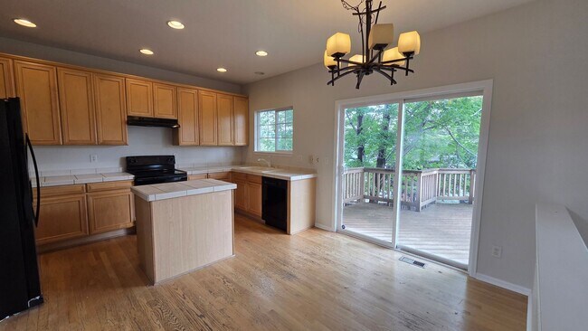 Building Photo - Spacious 5-Bedroom Home in Desirable Rock Creek – Fresh Updates & Fantastic Location!