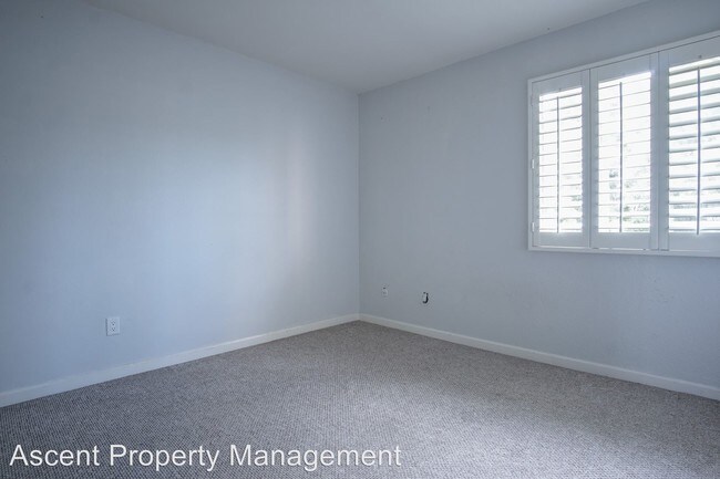 Building Photo - 7930 Mission Center Ct