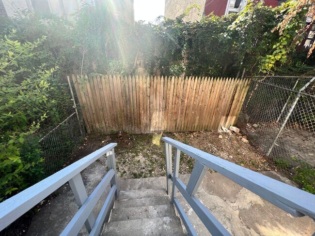 Building Photo - 3b/1.5b House Section 8 only.