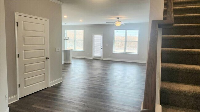 Building Photo - 1117 Sunny Vly Ln