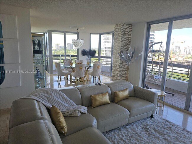 Building Photo - 3600 Mystic Pointe Dr