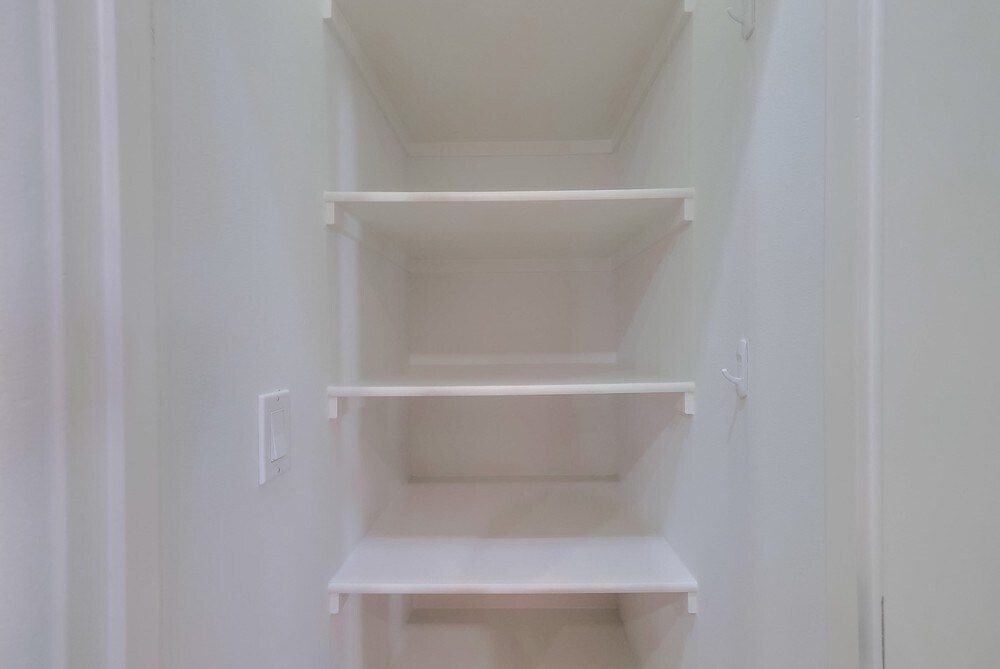 Building Photo - 1902 Marshallfield Ln