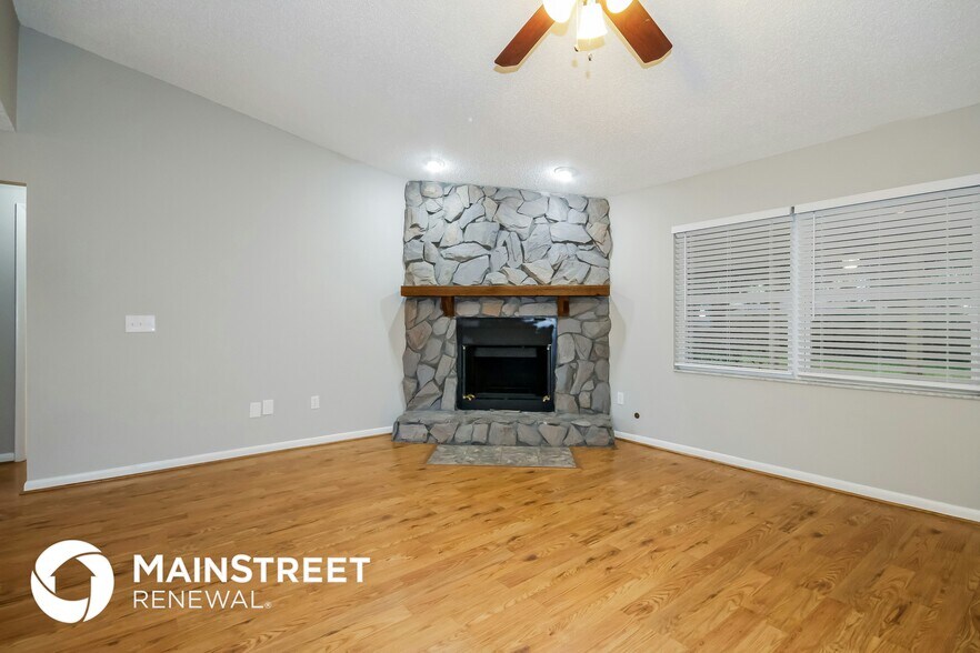 Building Photo - 2740 Birdland Ct