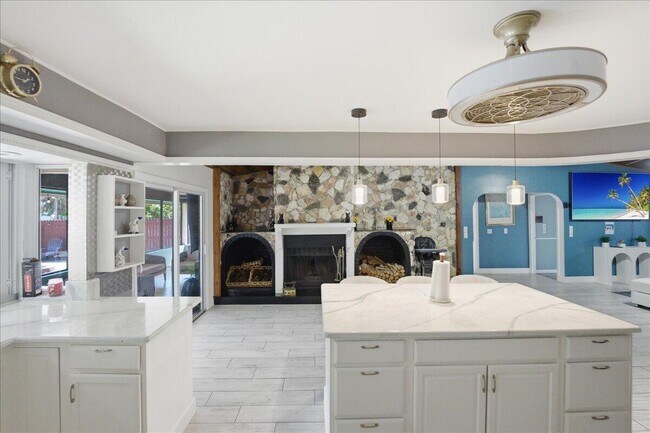 Building Photo - 1326 SW Bartell Ave