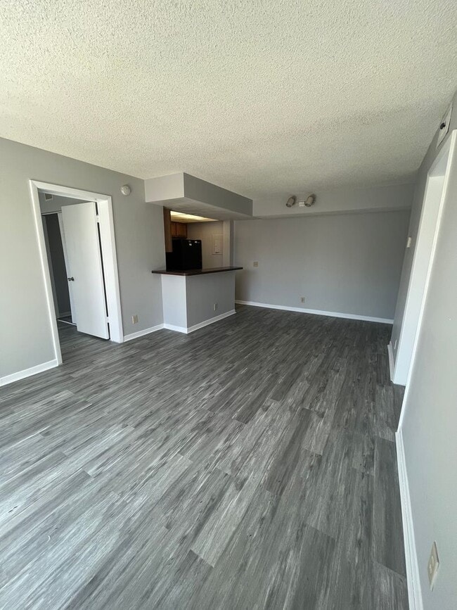 Building Photo - TWO BEDROOM TWO BATHROOM !! WATERFRONT COMMUNITY