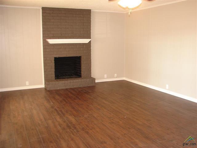 Building Photo - 423 Top Hill Dr