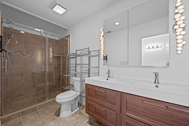 Building Photo - Private Dock Waterfront! Beautiful 3BR/2BA Gem in Fairfield Harbour!