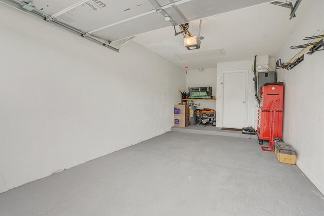 Building Photo - 1737 Palmland Dr