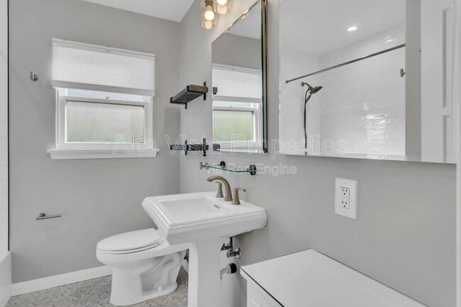 Building Photo - 4865 Lucille Pl