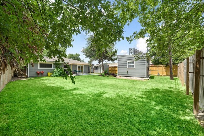 Building Photo - 4626 Verone St