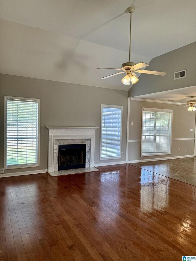 Building Photo - 3 Bed 2 Bath Home In Calera With 2 Car Garage And Fenced In Back Yard