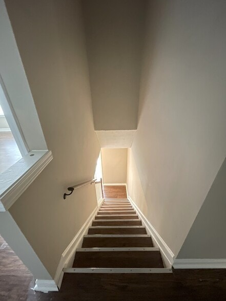 Building Photo - 3790 Oak Park Dr