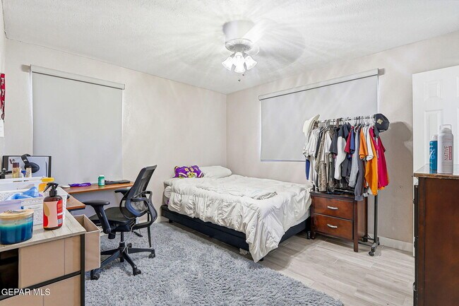 Building Photo - 6116 Navajo Ave