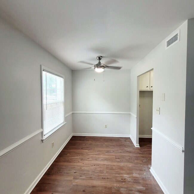 Building Photo - 1252 Gatewood Rd