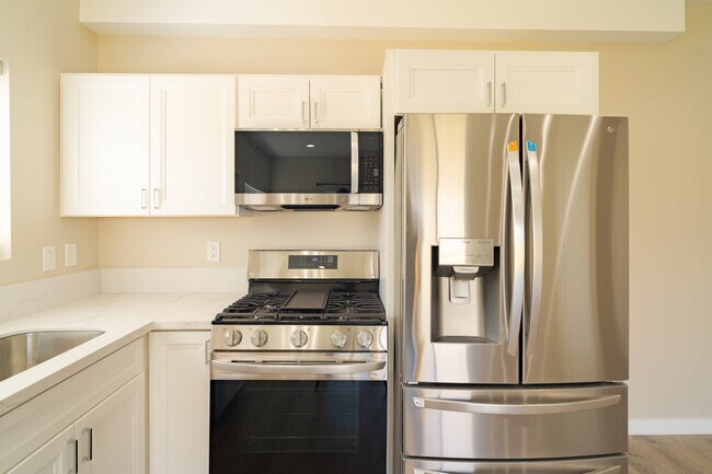 Building Photo - 5041 Art St