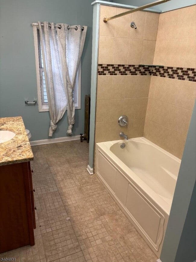 Building Photo - 160 N 16th St