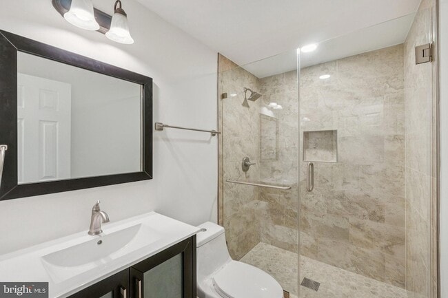 Building Photo - 4 Yellow Plum Ct