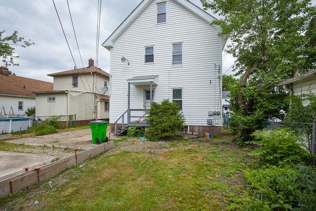 Building Photo - 4930 E 108th St