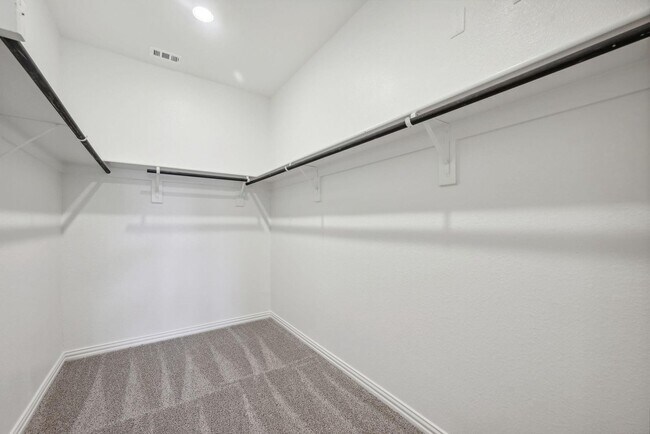 Building Photo - 706 Hemingway Ln