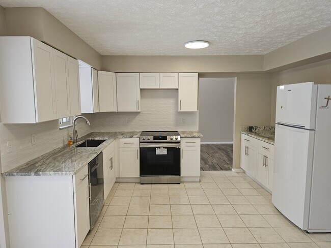 Building Photo - 3589 Delmar Dr
