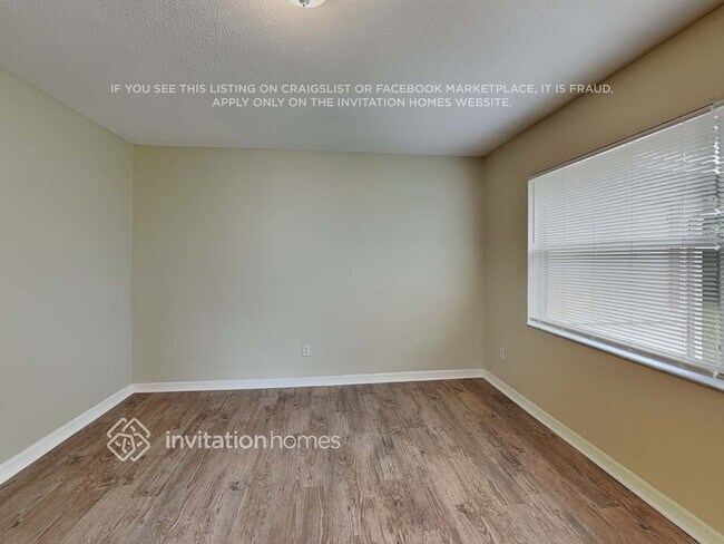 Building Photo - 384 St Dunstan Way