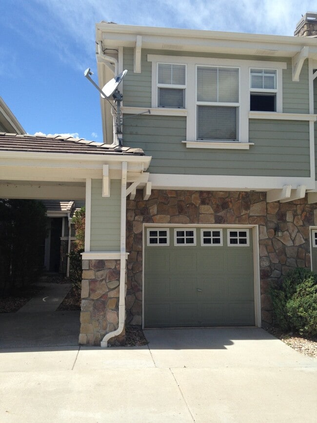 Building Photo - 3BD/2.5BA in Englewood with Attached Garage