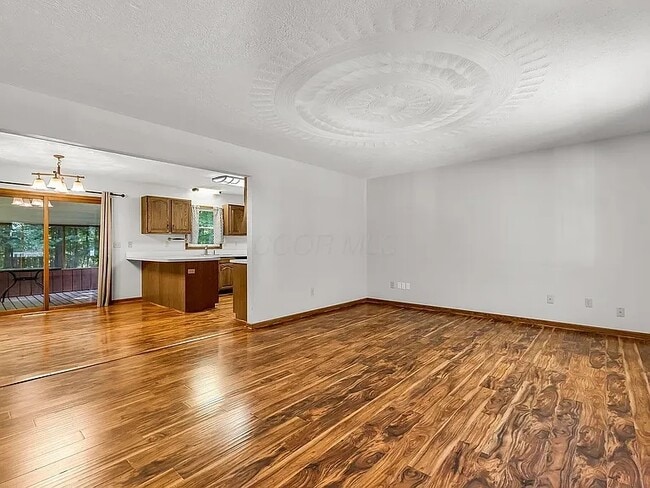 Building Photo - 428 Grand Ridge Dr