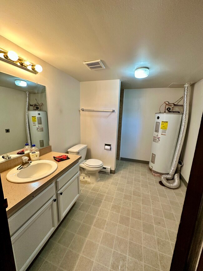 Lower 3/4 bathroom - 13409 E 8th Ave