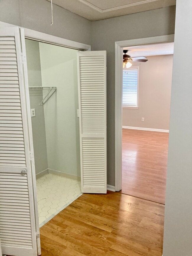 Building Photo - Columbia County Townhome