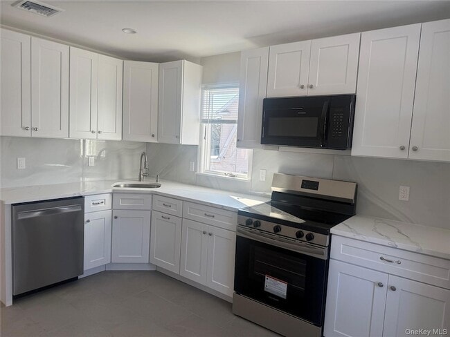 Building Photo - 261 Wilson Ave