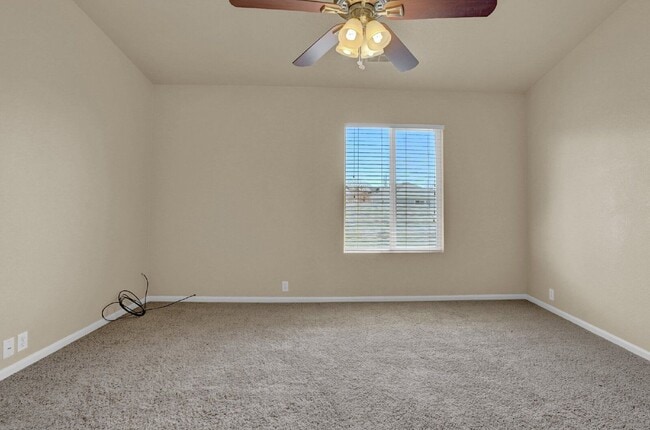 Building Photo - 2424 St Paul Dr